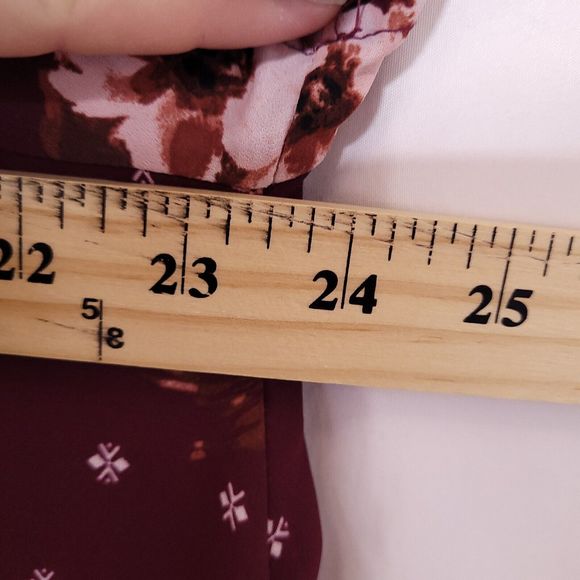 Torrid Blouse Womens 1X Burgundy Floral Print Chiffon - Picture 7 of 10